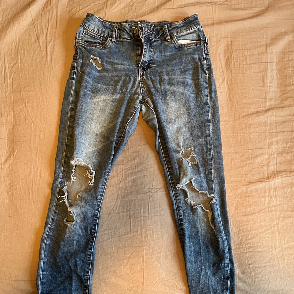 Rio low rise blue distressed jeans